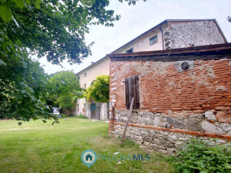 Immobile in esclusiva al Gruppo Padova MLS
ROVOLON - Bastia - In una posizione residenziale strat...