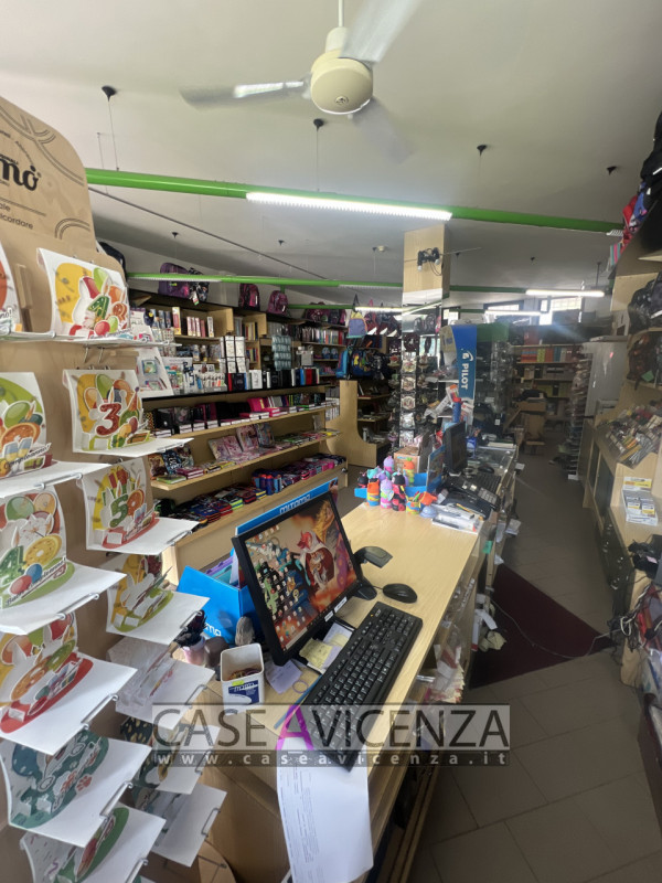 CEDESI ATTIVITA' di cartoleria/libreria e articoli connessi, situata nella Provincia est di Vicen...