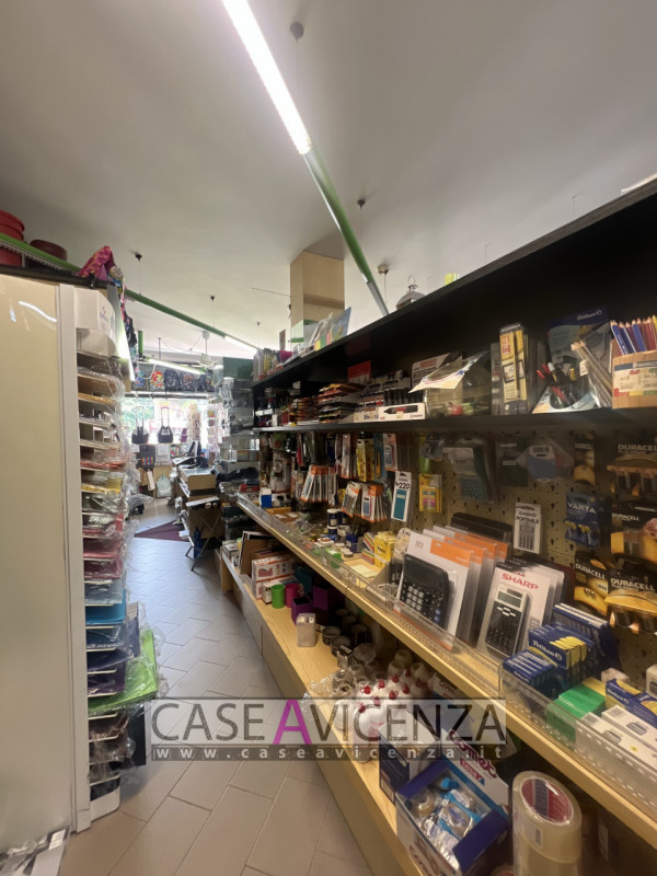 CEDESI ATTIVITA' di cartoleria/libreria e articoli connessi, situata nella Provincia est di Vicen...