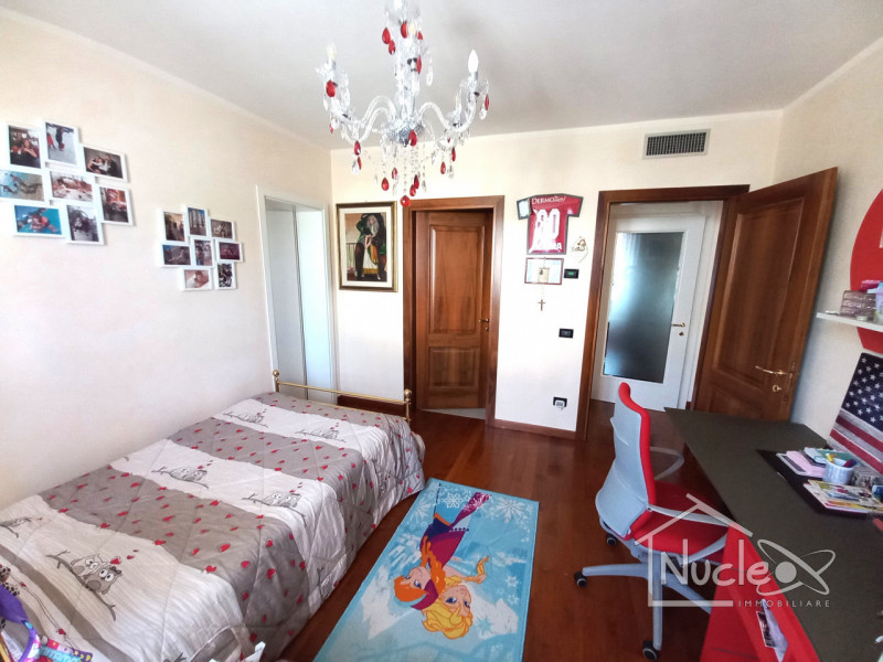 ABANO TERME: Nel prestigioso quartiere residenziale Pescarini comodo a tutti i servizi della citt...