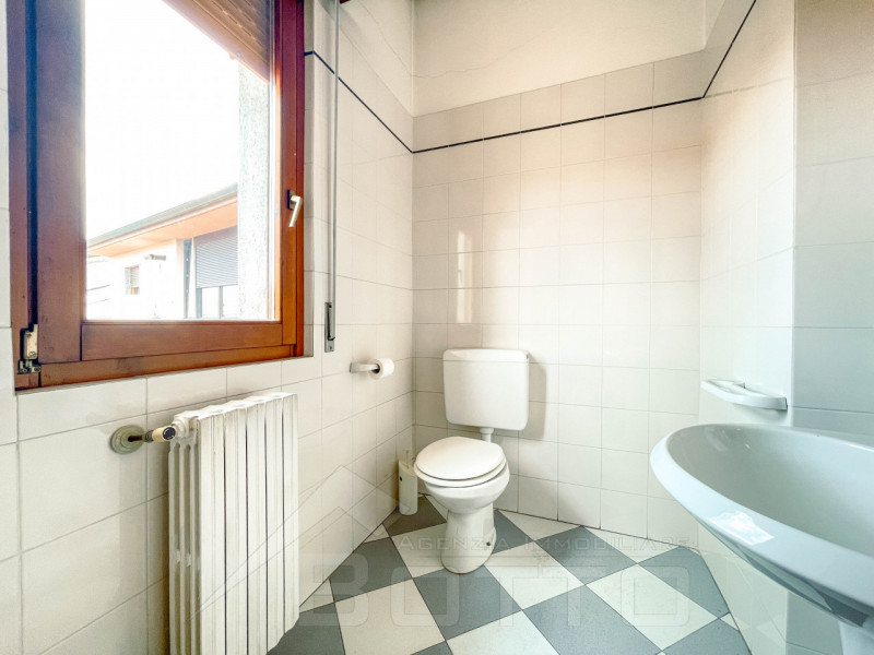 Commercial Space for Sale in Bellinzago Novarese, Town Center