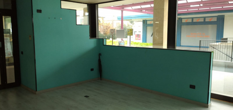 Scopri un'opportunità unica per avviare la tua attività commerciale nel centro di Monselice! Ques...