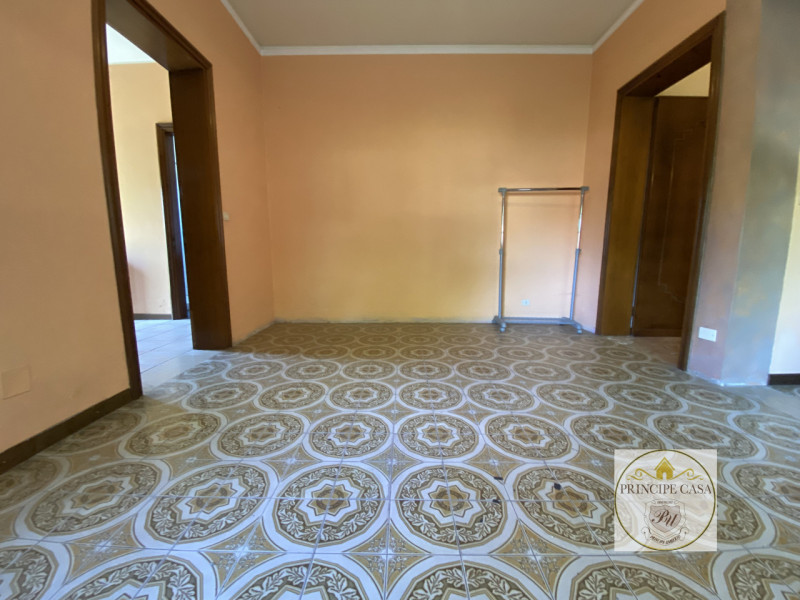 Riferimento: BM 258

A Megliadino San Vitale, in posizione comodissima alla viabilità, proponiamo...