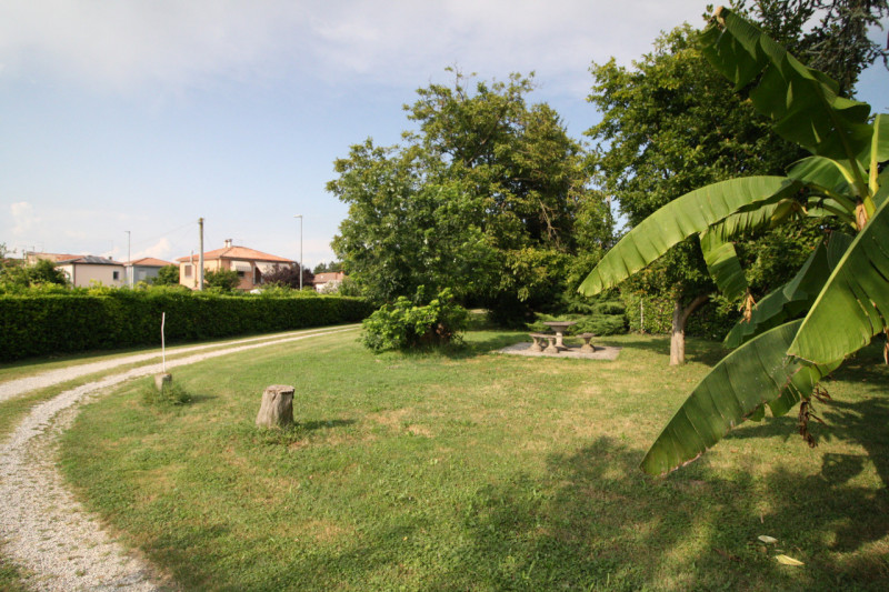 PADOVA -BRUSEGANA

Scopri questa splendida casa CON AMPIO GIARDINO, situata in una tranquilla zon...