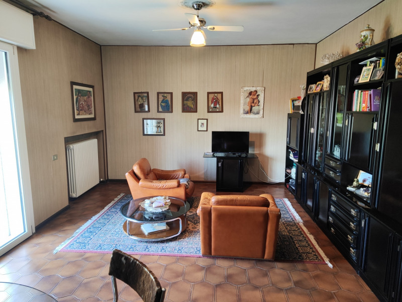 OPEN HOUSE SABATO - 21 Marzo 2026 - ore 10.00 - 12.00
Contattaci per prenotare la tua visita Libe...