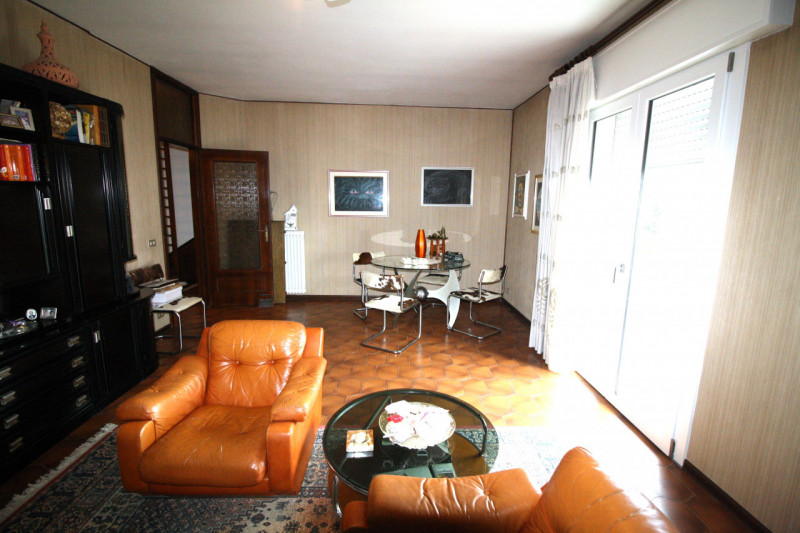 PADOVA – BRUSEGANA

Una casa dove crescere, respirare e sentirsi davvero a casa

Immagina una mat...