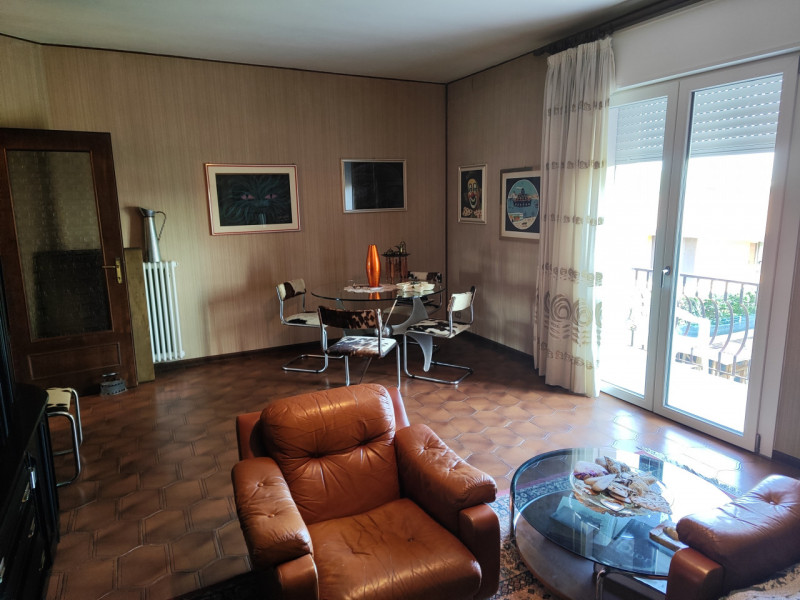 PADOVA – BRUSEGANA

Una casa dove crescere, respirare e sentirsi davvero a casa

Immagina una mat...