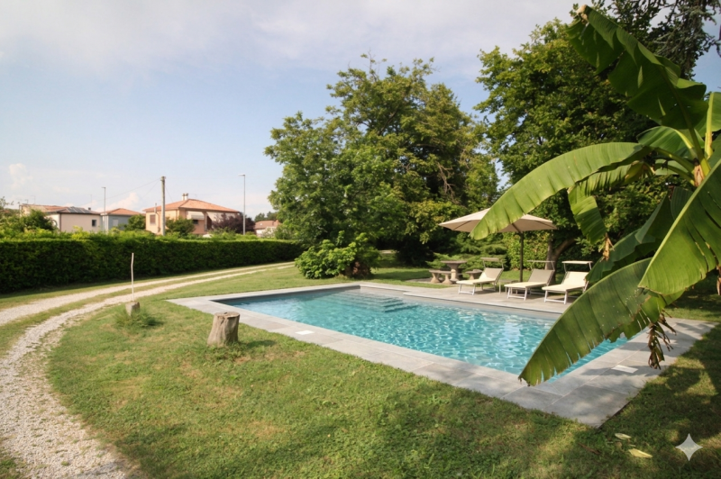 PADOVA – BRUSEGANA

Una casa dove crescere, respirare e sentirsi davvero a casa

Immagina una mat...