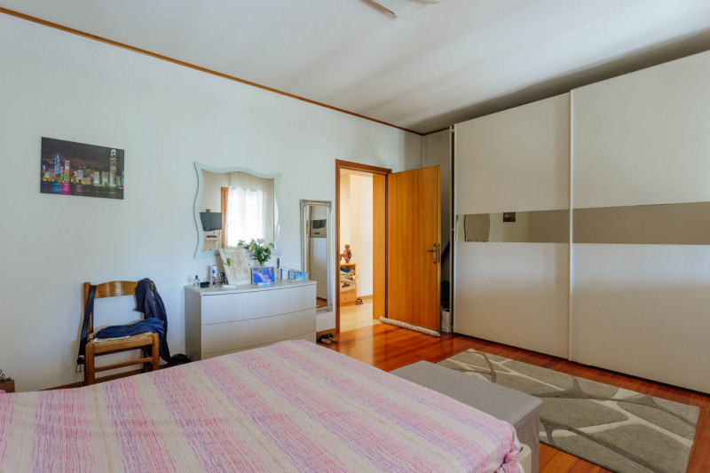 Cinto Euganeo - A Valnogaredo proponiamo immobile costituito da due abitazioni semi -indipendenti...