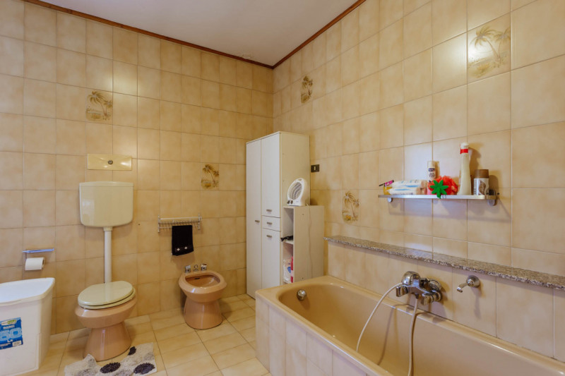 Cinto Euganeo - A Valnogaredo proponiamo immobile costituito da due abitazioni semi -indipendenti...