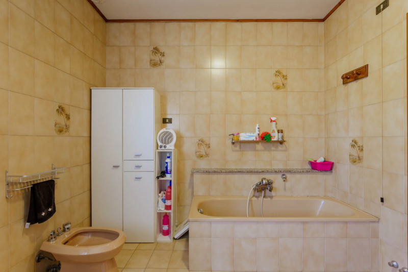 Cinto Euganeo - A Valnogaredo proponiamo immobile costituito da due abitazioni semi -indipendenti...