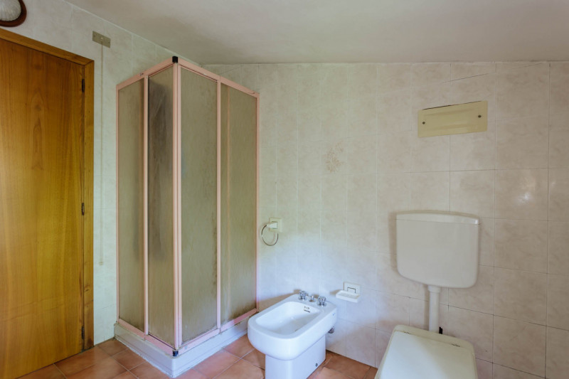 Cinto Euganeo - A Valnogaredo proponiamo immobile costituito da due abitazioni semi -indipendenti...