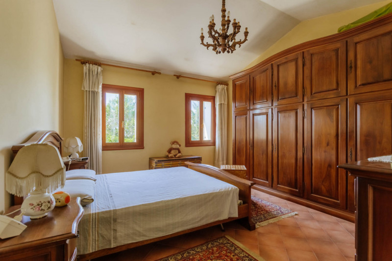 Cinto Euganeo - A Valnogaredo proponiamo immobile costituito da due abitazioni semi -indipendenti...