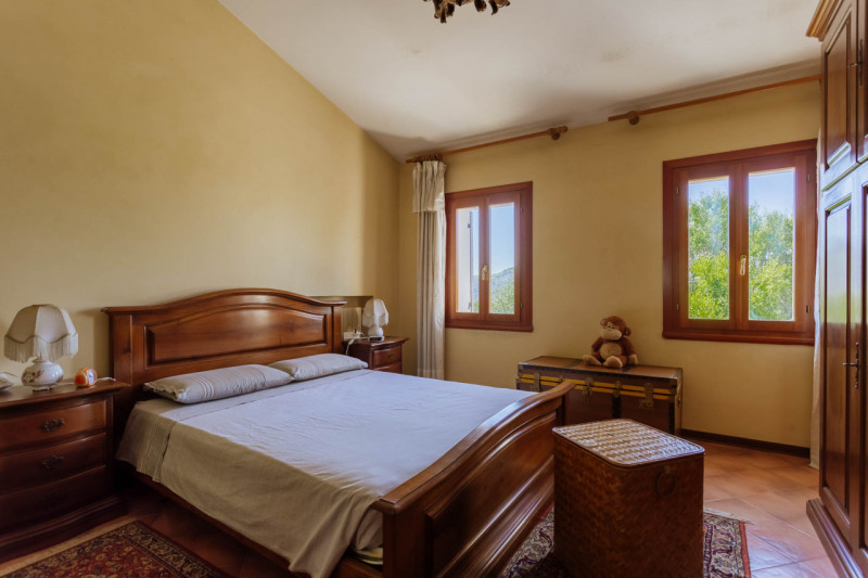 Cinto Euganeo - A Valnogaredo proponiamo immobile costituito da due abitazioni semi -indipendenti...