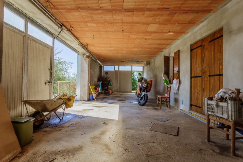 Cinto Euganeo - A Valnogaredo proponiamo immobile costituito da due abitazioni semi -indipendenti...