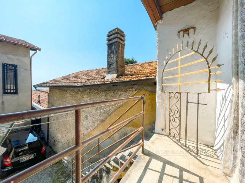 Apartment for Sale in Soriso, in a Courtyard House