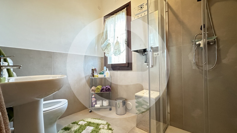 Nel cuore di Campodarsego, proponiamo in vendita una porzione di trifamiliare indipendente, ideal...