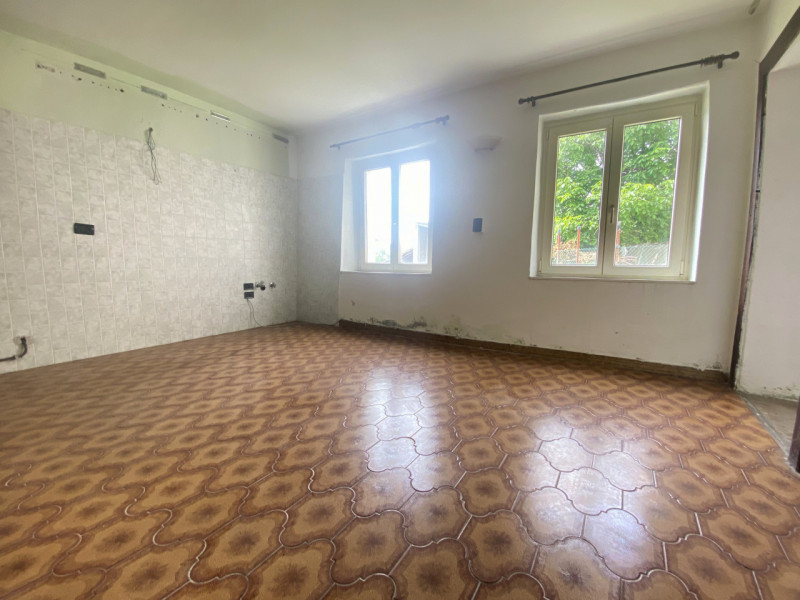 Sogni di vivere in un borgo collinare, immerso nella tranquillità della natura, ma con tutti i co...