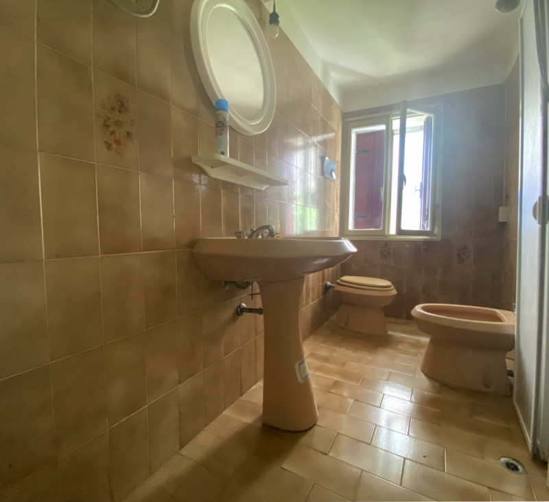 Sogni di vivere in un borgo collinare, immerso nella tranquillità della natura, ma con tutti i co...