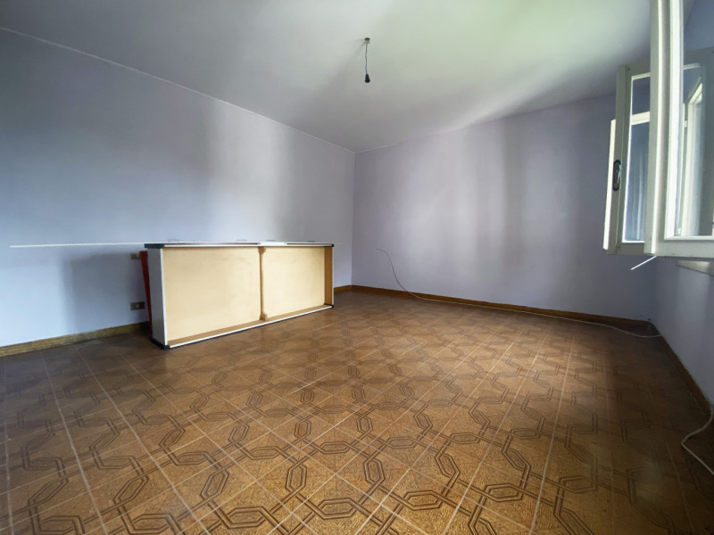 Sogni di vivere in un borgo collinare, immerso nella tranquillità della natura, ma con tutti i co...