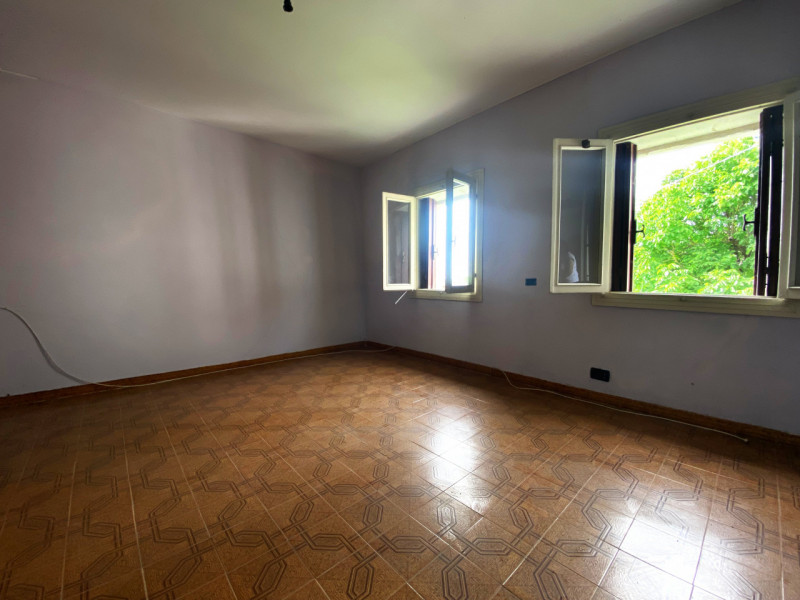 Sogni di vivere in un borgo collinare, immerso nella tranquillità della natura, ma con tutti i co...