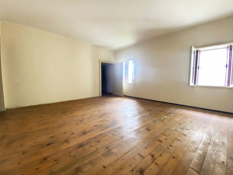 Sogni di vivere in un borgo collinare, immerso nella tranquillità della natura, ma con tutti i co...