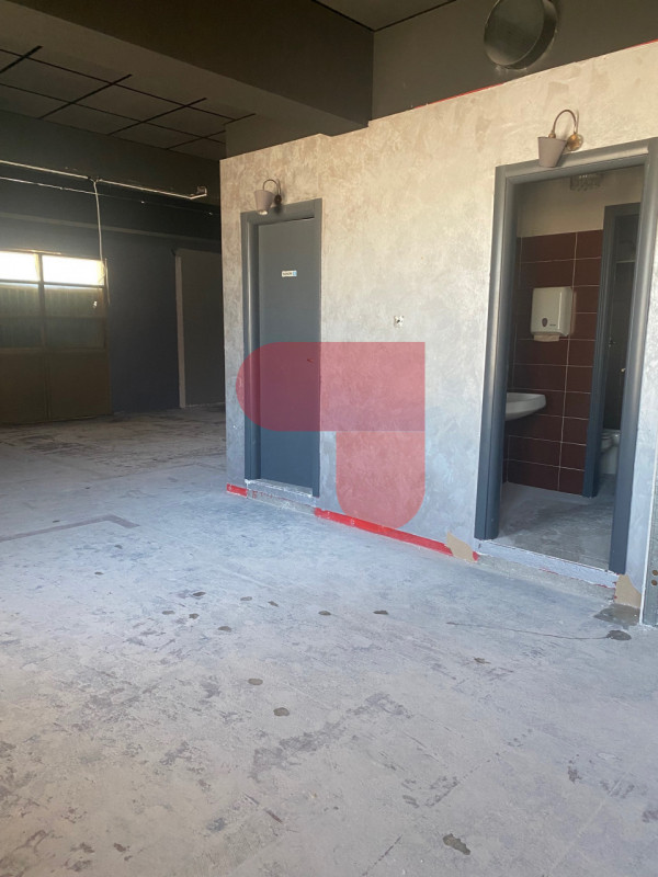 Vendesi complesso artigianale, industriale e commerciale nella zona industriale di Vicenza  a 300...