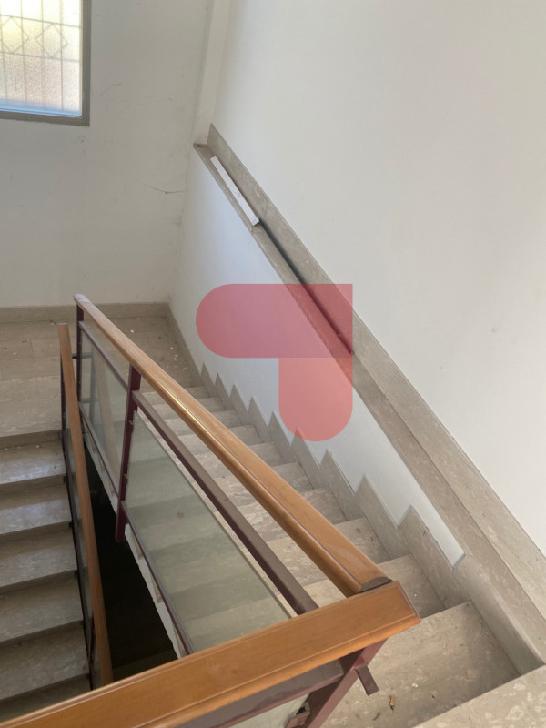 Vendesi complesso artigianale, industriale e commerciale nella zona industriale di Vicenza  a 300...