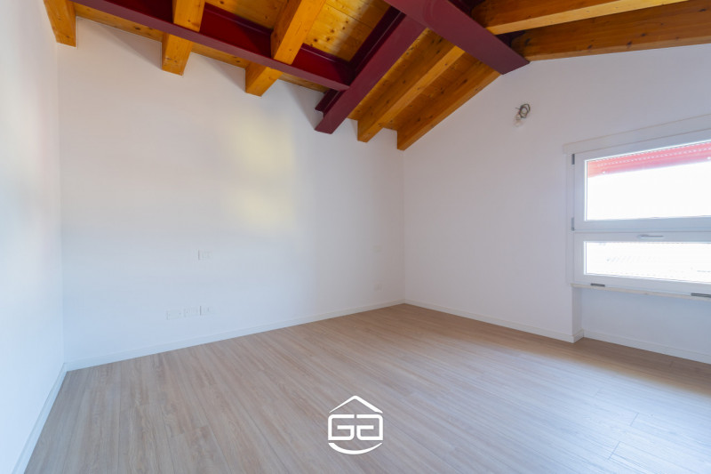 Stai cercando la casa dei tuoi sogni in un contesto esclusivo e raffinato? Abbiamo la soluzione p...