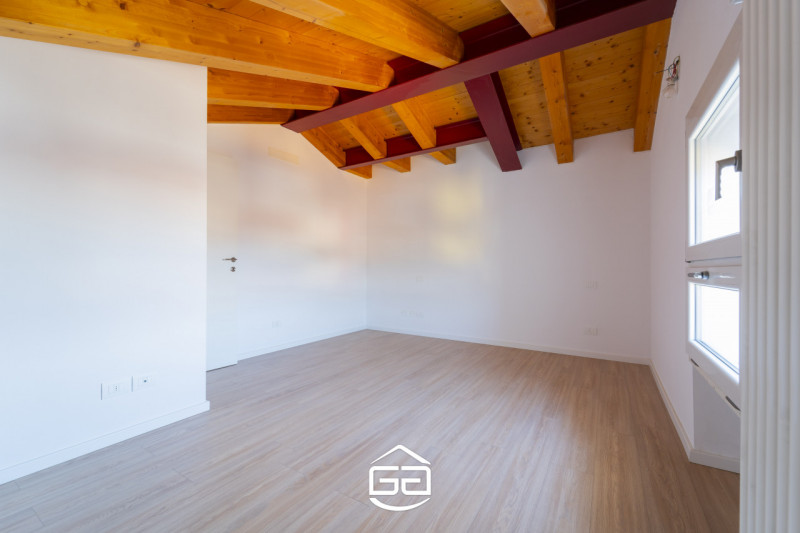 Stai cercando la casa dei tuoi sogni in un contesto esclusivo e raffinato? Abbiamo la soluzione p...