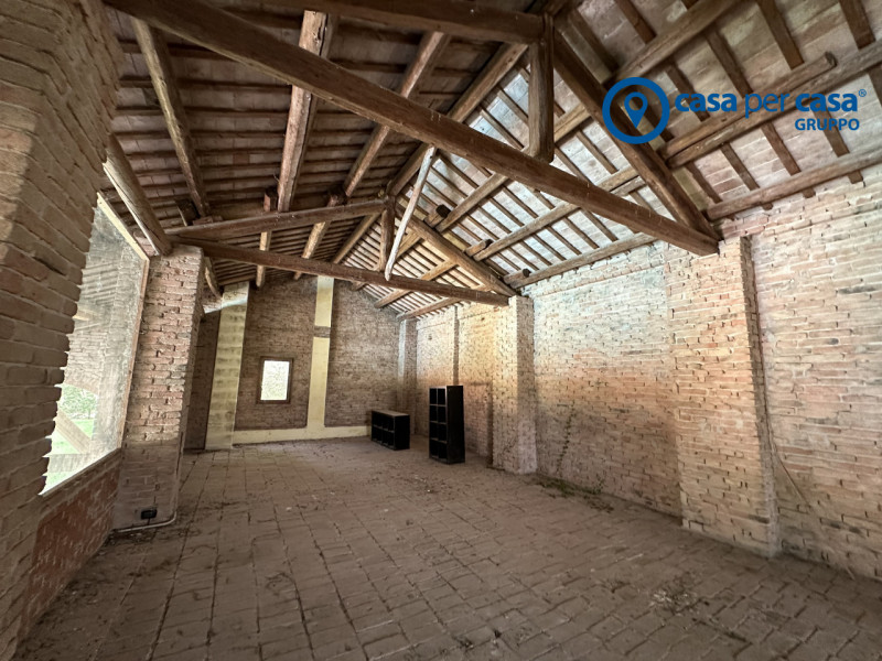 Splendida casa padronale immersa nel verde e di grandi dimensioni.

Queste sono le caratteristich...