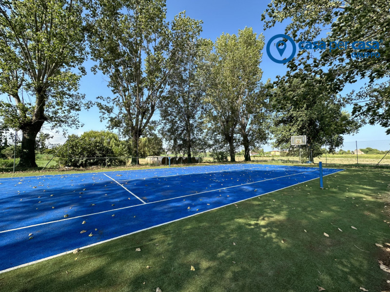 Splendida casa padronale immersa nel verde e di grandi dimensioni.

Queste sono le caratteristich...