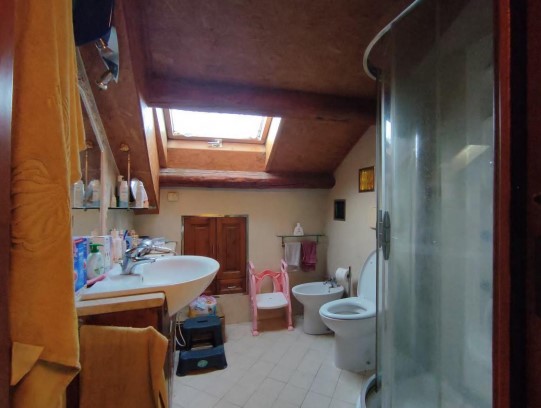 Rif. A.A.7-231

Vendita all'asta - abitazione su 3 livelli in data 3 febbraio 2026

Descrizione: ...