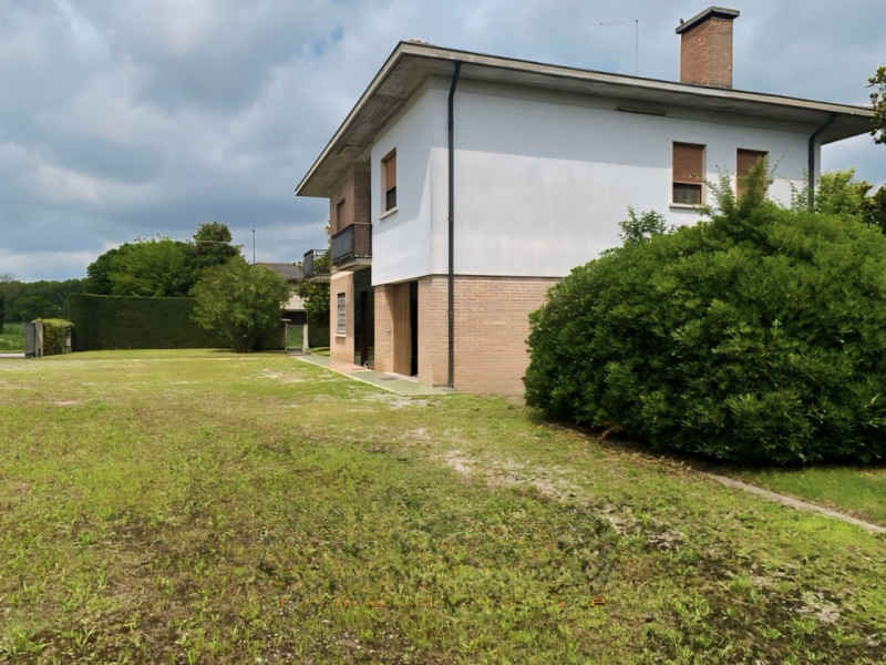 (Per INFO 3316190143) A Piombino Dese, in frazione Torreselle, proponiamo in vendita abitazione d...