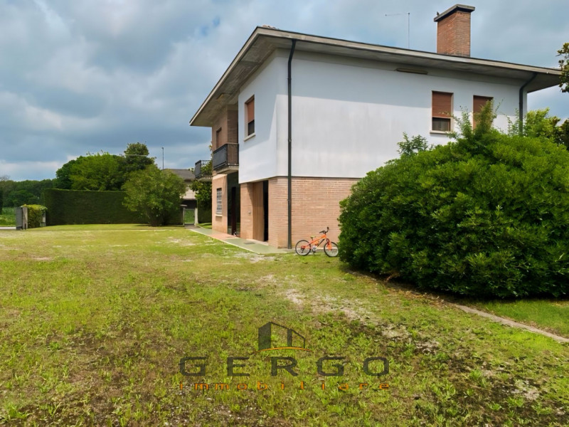 (Per INFO 3316190143) A Piombino Dese, in frazione Torreselle, proponiamo in vendita abitazione d...