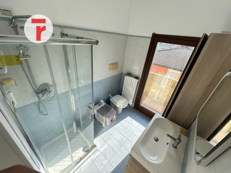 Vigodarzere, a 2 minuti dal centro del paese, in contesto tranquillo e su una strada poco traffic...