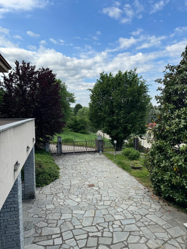 Ville e Villette in Vendita a Grinzane Cavour