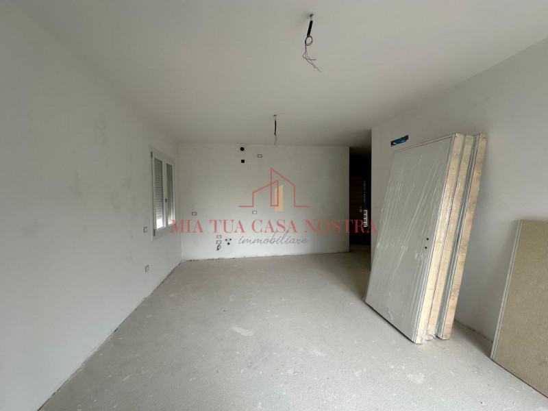 ABANO TERME: Appartamento all'ultimo piano in palazzina signorile con ascensore a chiave, si comp...