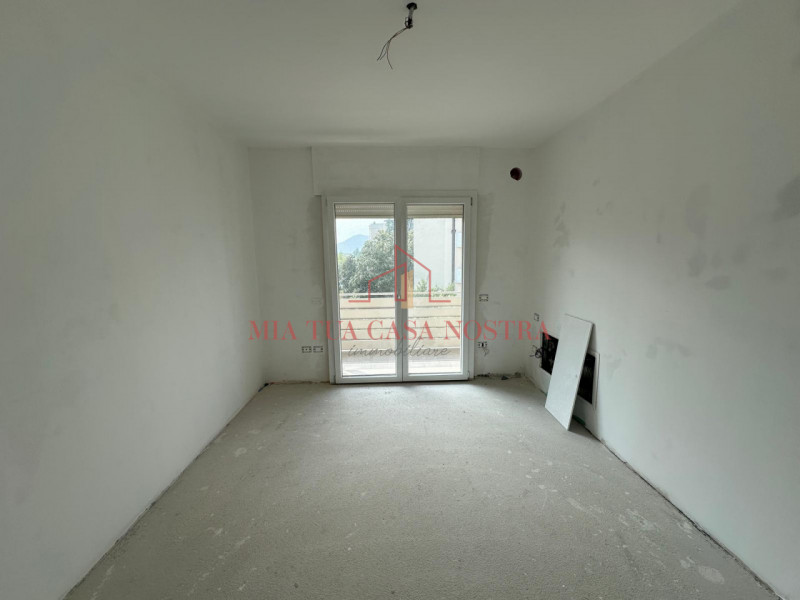 ABANO TERME: Appartamento all'ultimo piano in palazzina signorile con ascensore a chiave, si comp...