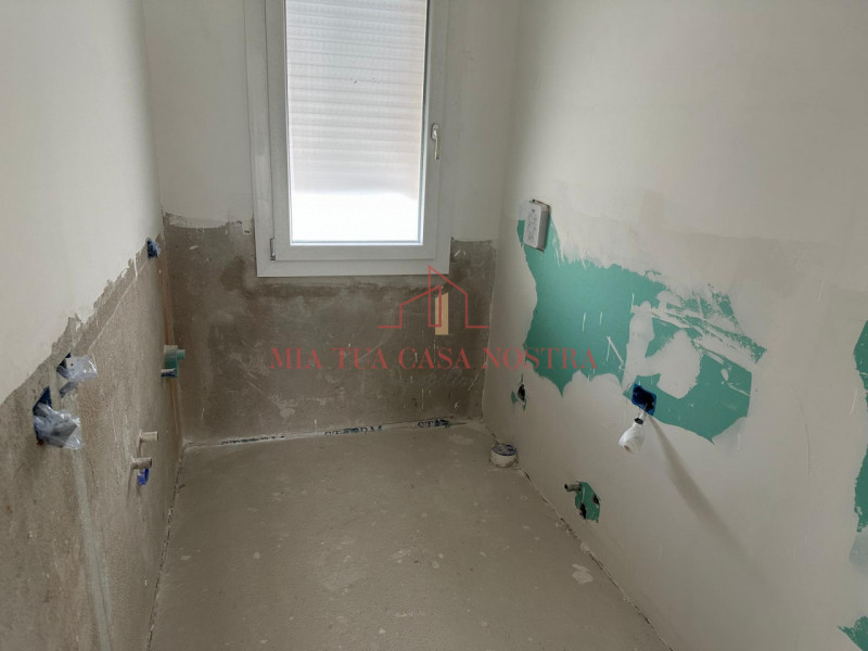 ABANO TERME: Appartamento all'ultimo piano in palazzina signorile con ascensore a chiave, si comp...