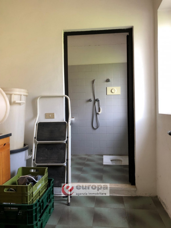 OSPEDALETTO, a due passi dal capolinea dell'autobus urbano n.05, spaziosa casa unifamiliare compl...