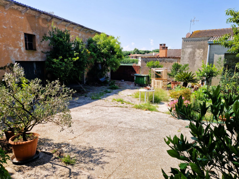 A brevissima distanza da Anguillara Veneta ed Agna, proponiamo immobili con una superficie totale...