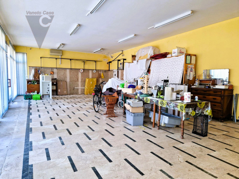 A brevissima distanza da Anguillara Veneta ed Agna, proponiamo immobili con una superficie totale...