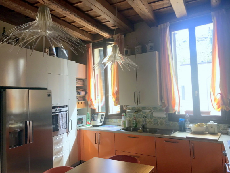 ELEGANTE PALAZZETTO IN CENTRO STORICO €.1.090.000 rif.SB002

Lussuoso palazzetto di 300 mq terra ...