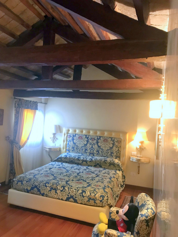 ELEGANTE PALAZZETTO IN CENTRO STORICO €.1.090.000 rif.SB002

Lussuoso palazzetto di 300 mq terra ...