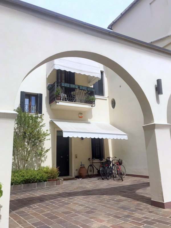 ELEGANTE PALAZZETTO IN CENTRO STORICO €.1.090.000 rif.SB002

Lussuoso palazzetto di 300 mq terra ...