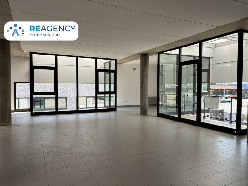 BRENDOLA

HAI UN' ATTIVITA COMMERCIALE E SEI ALLA RICERCA DI UN CAPANNONE CON AMPI UFFICI AD USO ...