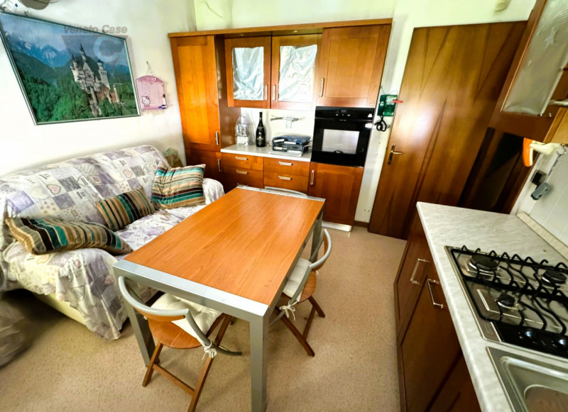 Nella prima periferia di Padova-Zona industriale est-Camin, proponiamo locale commerciale (ex aut...