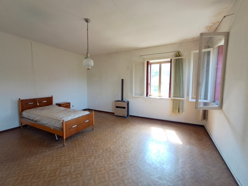 Rustico affiancato in posizione panoramica e privilegiata, immerso nella tranquillità della prima...