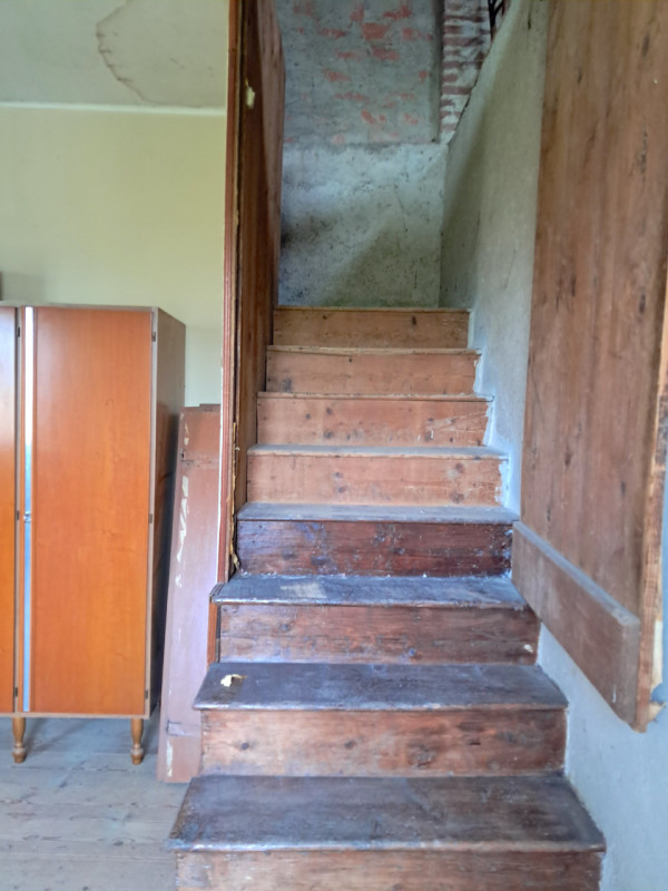 Rustico affiancato in posizione panoramica e privilegiata, immerso nella tranquillità della prima...